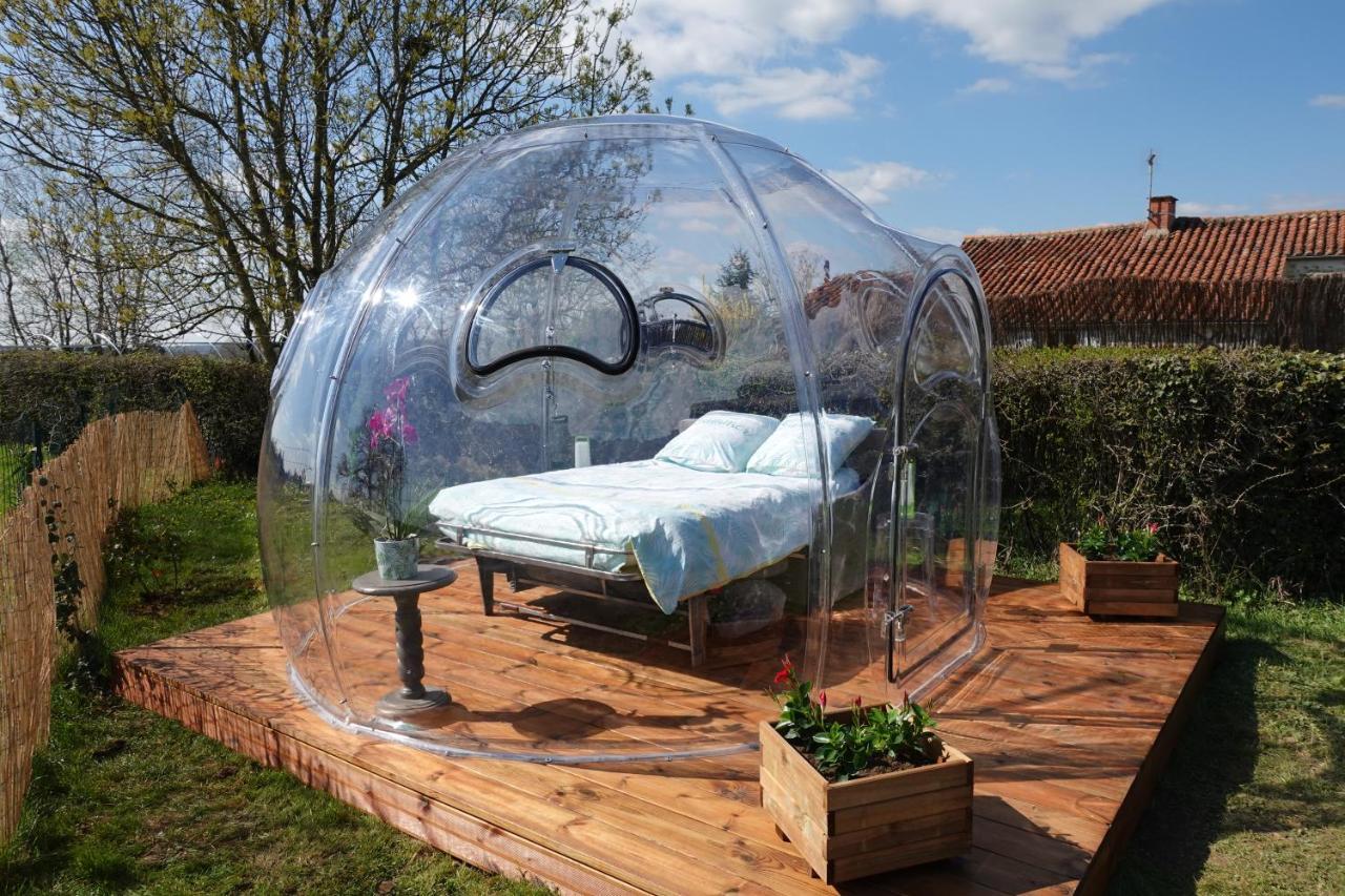 Gite 4 Etoiles Avec Hebergement Insolite - 10 Personnes Foussais Exterior foto